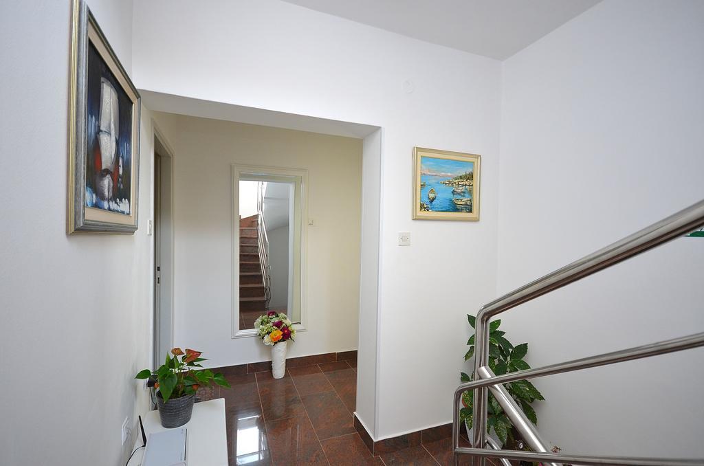 Apartments Miriam Srima Vodice Zewnętrze zdjęcie