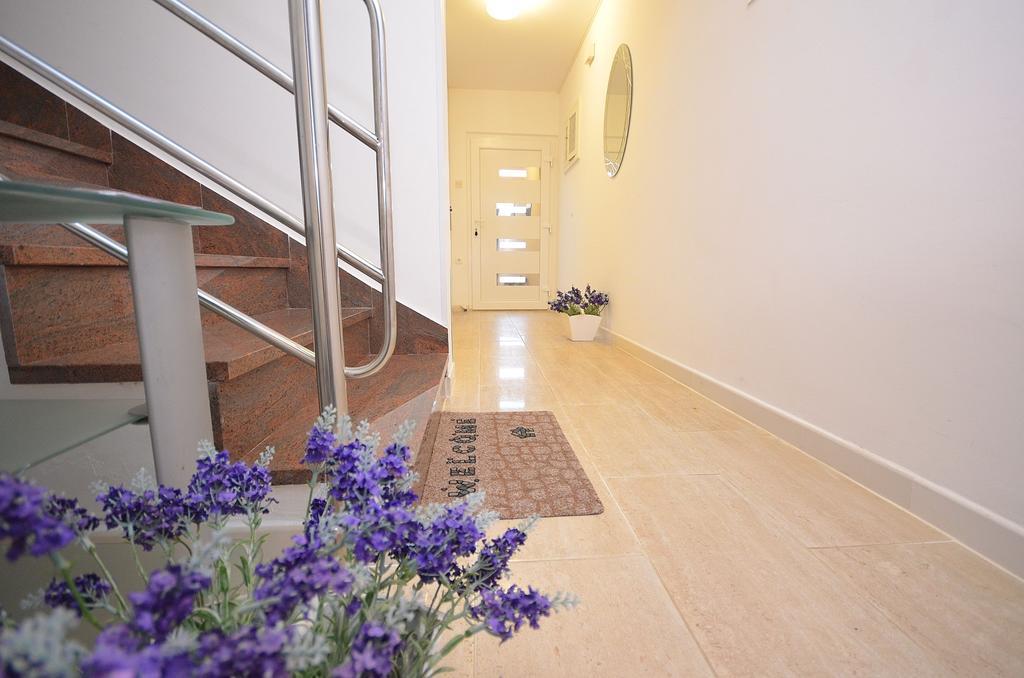 Apartments Miriam Srima Vodice Zewnętrze zdjęcie